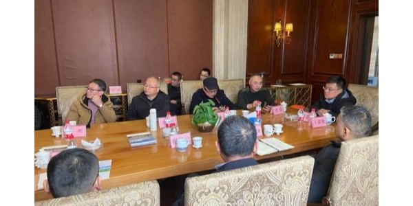 成都新農(nóng)村建設(shè)服務(wù)業(yè)發(fā)展論壇交流會(huì)成功舉辦！胡林副會(huì)長(zhǎng)的專題分享與蔣美榮會(huì)長(zhǎng)總結(jié)！
